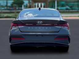 Hyundai Elantra SE IVT 2026
