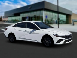 Hyundai Elantra Hybrid SEL Sport Sedan 2026