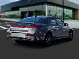 Hyundai Elantra Hybrid SEL Sport Sedan 2026