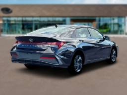 Hyundai Elantra Hybrid SEL Sport Sedan 2026