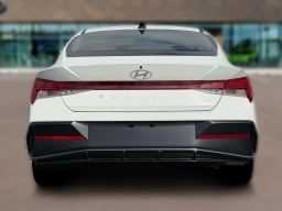 Hyundai Elantra Hybrid Limited Sedan 2026