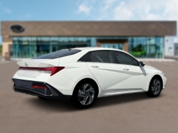 Hyundai Elantra Hybrid Limited Sedan 2026