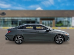 Hyundai Elantra Hybrid Limited Sedan 2026