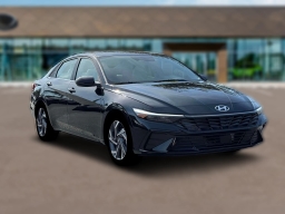 Hyundai Elantra Hybrid Limited Sedan 2026