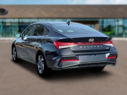Hyundai Elantra Hybrid Limited Sedan 2026