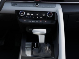 Hyundai Elantra Limited IVT 2026