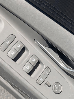 Hyundai Elantra SEL Convenience IVT 2025