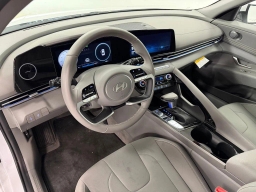 Hyundai Elantra SEL Convenience IVT 2025