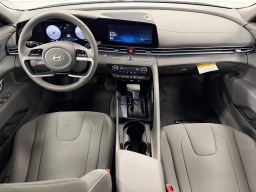 Hyundai Elantra SEL Convenience IVT 2025