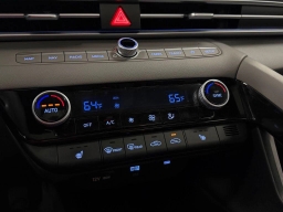 Hyundai Elantra SEL Convenience IVT 2025