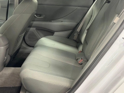 Hyundai Elantra SEL Convenience IVT 2025