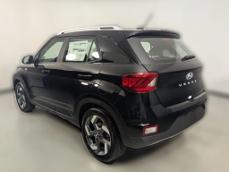 Hyundai Venue SEL FWD 2026