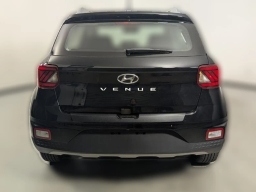Hyundai Venue SEL FWD 2026