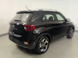 Hyundai Venue SEL FWD 2026