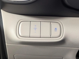 Hyundai Venue SEL FWD 2026