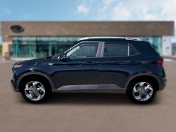 Hyundai Venue SEL FWD 2026
