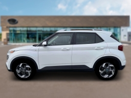 Hyundai Venue SEL FWD 2026