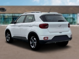 Hyundai Venue SEL FWD 2026
