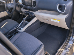 Hyundai Venue SEL FWD w/Two-Tone Roof 2026