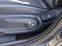 Hyundai Venue SEL FWD w/Two-Tone Roof 2026