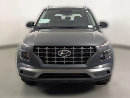 Hyundai Venue SEL FWD w/Two-Tone Roof 2026