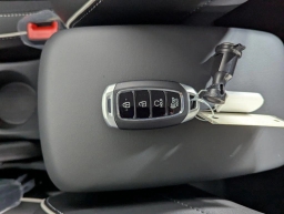 Hyundai Venue SEL FWD w/Two-Tone Roof 2026