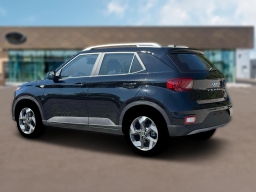 Hyundai Venue SEL FWD 2026