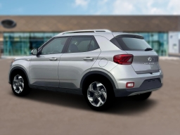 Hyundai Venue SEL FWD 2026