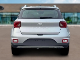 Hyundai Venue SEL FWD 2026