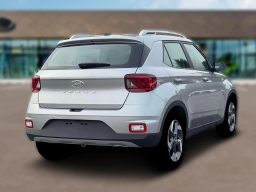 Hyundai Venue SEL FWD 2026