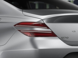 Genesis G70 2.5T RWD 2026