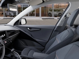 Kia Niro LX FWD 2026