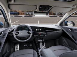 Kia Niro SX Touring FWD 2026