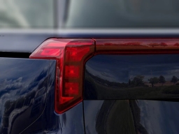 Kia Carnival Hybrid LXS FWD 2026