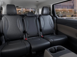 Kia Carnival Hybrid LXS FWD 2026