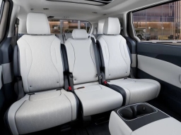 Kia Carnival Hybrid SX FWD 2026