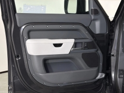 Land Rover Defender X-Dynamic SE 130 P400 2025