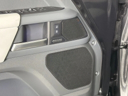 Land Rover Defender X-Dynamic SE 130 P400 2025