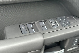 Land Rover Defender X-Dynamic SE 130 P400 2025
