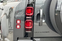 Land Rover Defender X-Dynamic SE 130 P400 2025