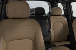 Land Rover Defender V8 110 P525 2026