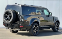 Land Rover Defender V8 130 P500 2025