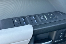 Land Rover Defender V8 130 P500 2025