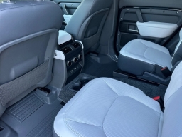 Land Rover Defender V8 130 P500 2025