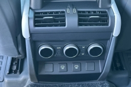 Land Rover Defender V8 130 P500 2025