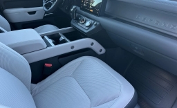 Land Rover Defender V8 130 P500 2025