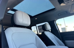 Land Rover Defender V8 130 P500 2025