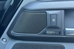 Land Rover Defender V8 130 P500 2025