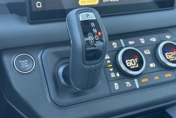 Land Rover Defender V8 130 P500 2025