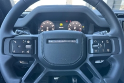 Land Rover Defender V8 130 P500 2025